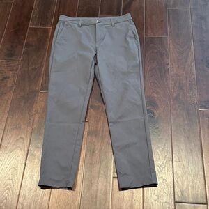 Vuori Men's Gray Pants